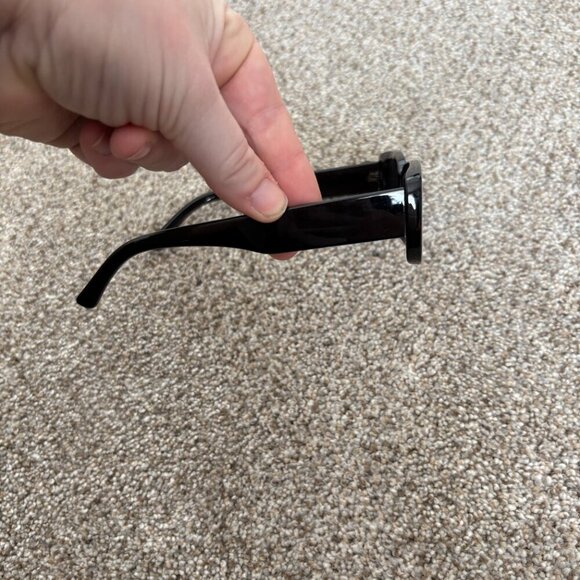 Black Plastic Y2K Square Sunglasses - Picture 6 of 7